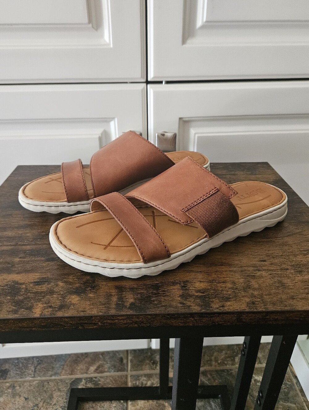 Born Oceana Brown Tan Leather Comfort Slide Sandals Chic Minimalist Vacation